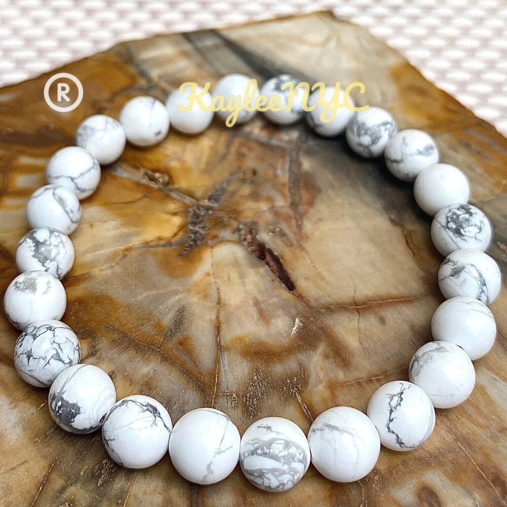 Natural Howlite 8mm 7.5" length
Crystal Healing Stretch Single Bracelet